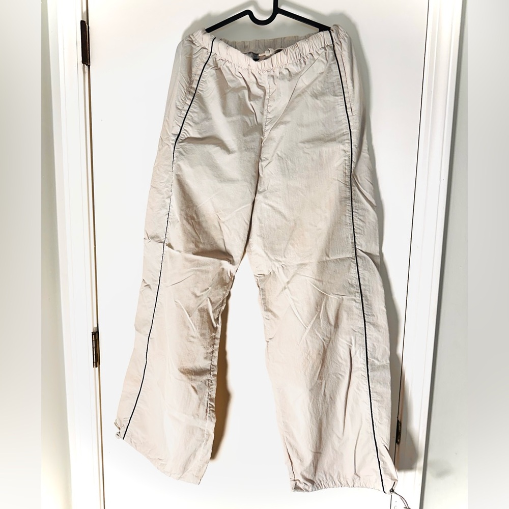 Gilly Hicks Cream Joggers with Black Piping